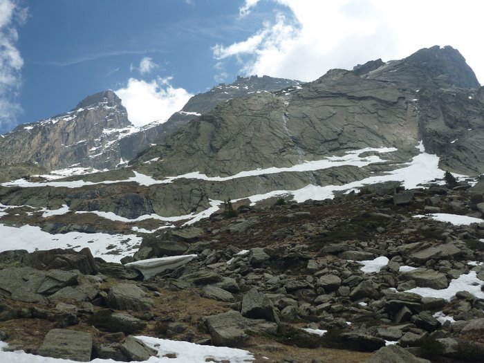 Caprera : 2100 dechaussage - y'a plus des masses de neige, mais y'a de quoi grimper par la apparemment