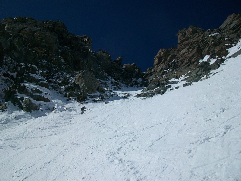Mont Viso : On s'arrêtera àa ce ressaut, 40 m sous le mixte mais la neige avait déjà bien chauffé !