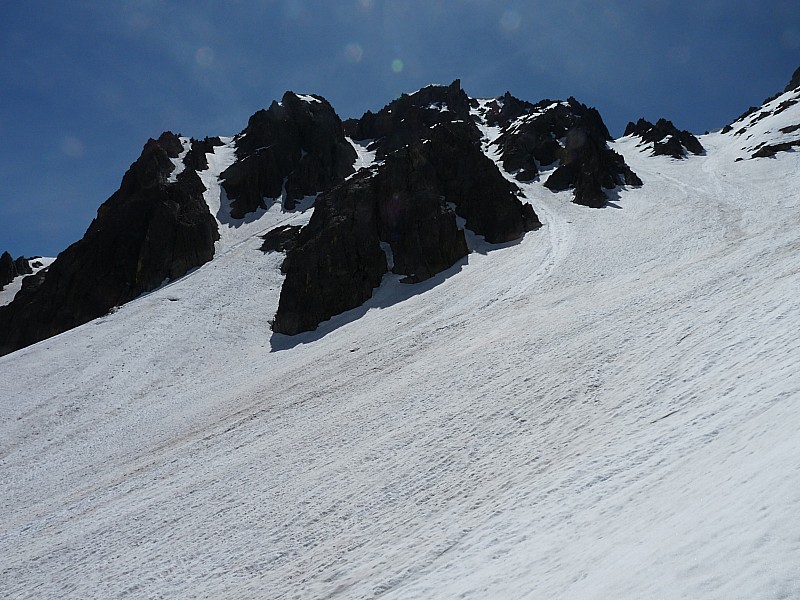 La cime de Mercantour. : Et ses couloirs.