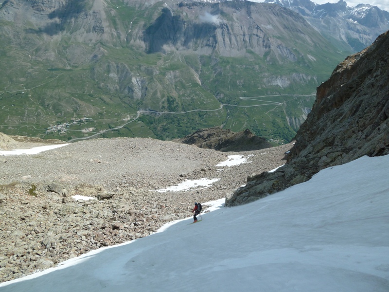 glacier du bec : ça sent la fin, mais 1700m de ski en juin! pas mal!