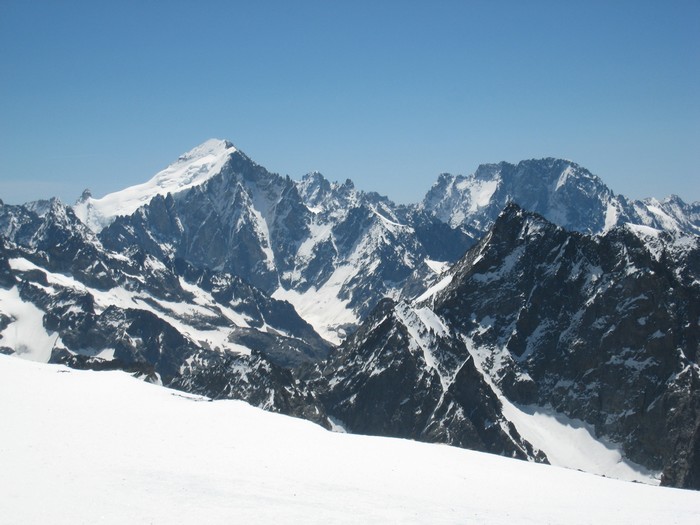 La barre et le dôme : Dans leur Ecrins