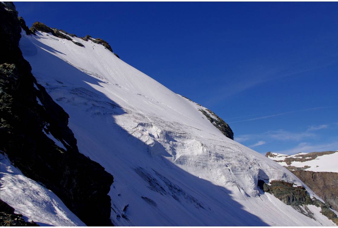 La face à 8h30 : La Petite Ciamarella à 8h30, vue depuis le Col Tonini... reste au frais... en réserve du but à la Grande!