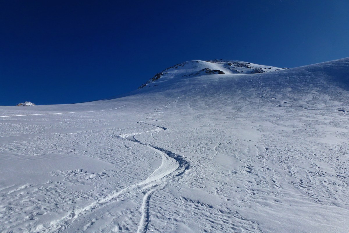 #14 Sous le sommet : Du bon ski sur la partie glaciaire. Sous le sommet : Du bon ski sur la partie glaciaire.