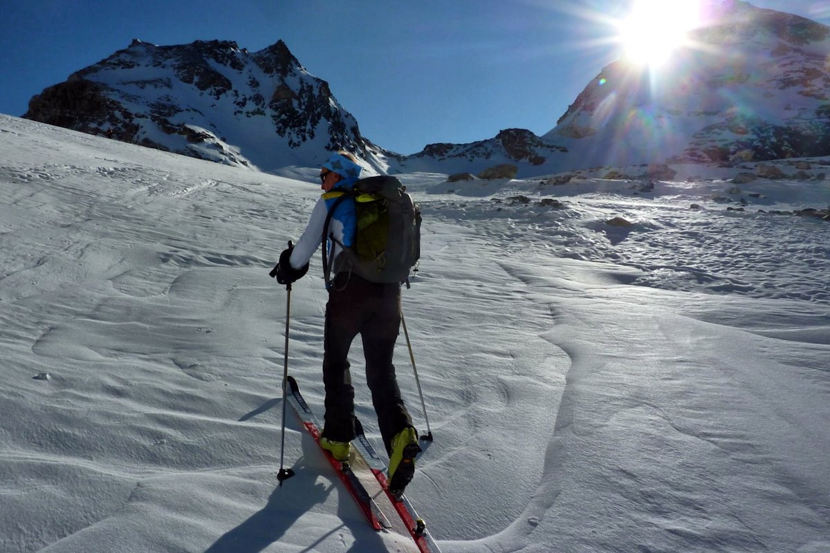 Arrivée sur le glacier : Enfin au soleil après une heure passée dans l'ombre de la Tsanteleina.(Photo DS)