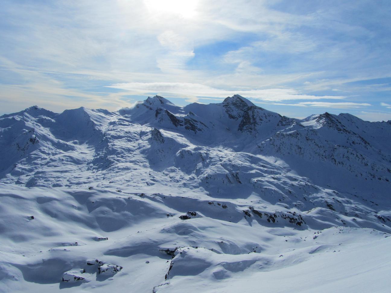 Vue du col de la Noire : Source de l'Ubaye, Mont de Salsa et Bric de Rubren: Il y a pas mal de neige pour un mois de novembre
