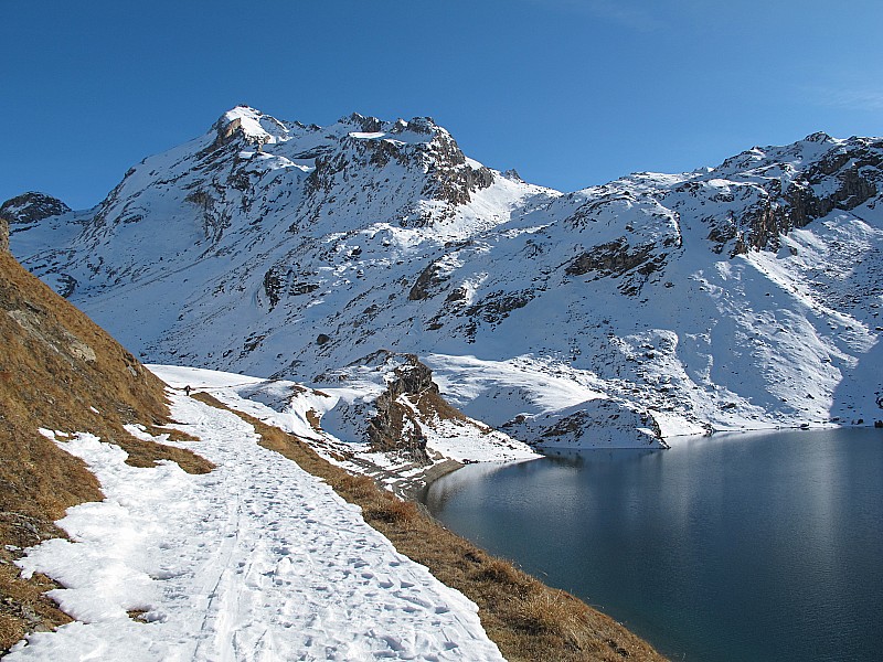 Lac de la Sassière : Ambiance ski de printemps