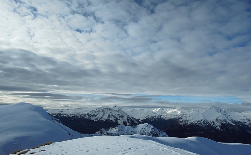 vue du sommet : vue sur les sommets de freissinieres