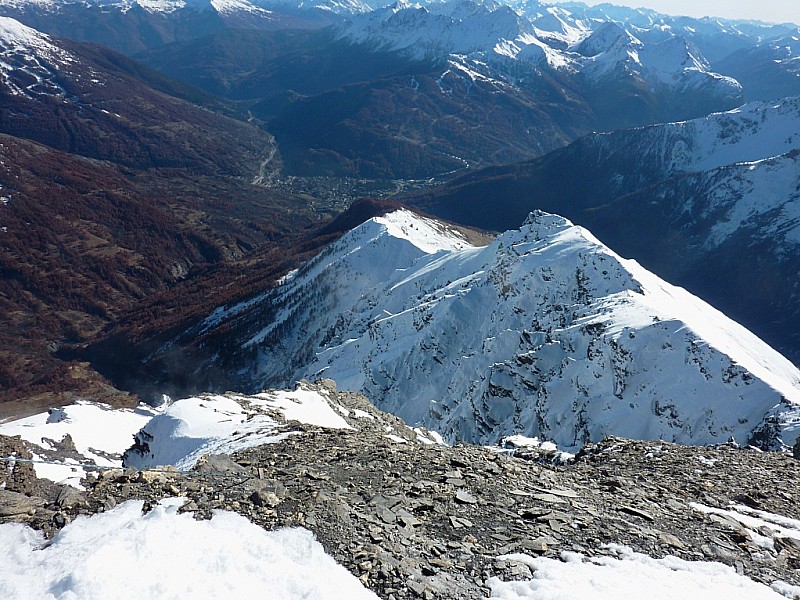 Vue du sommet : versant italien. Bardonnechia.