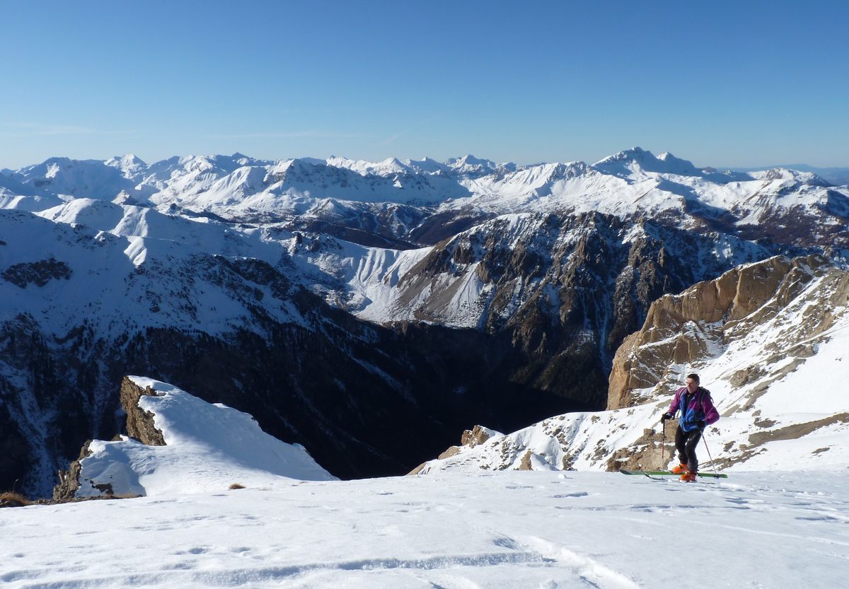 La montée au soleil : Panorama de première sur la crête final