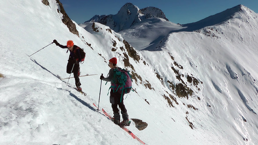 2700m : Aurel en pleine conversion en face le Malinvern et le Pas de Peania