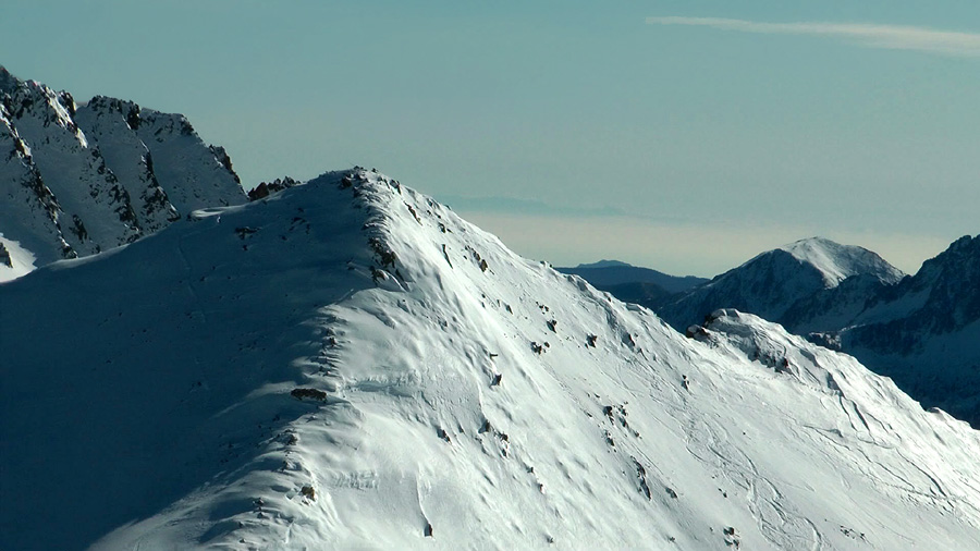 2750m : Cime Vermeil et la Corse à sa droite à 240 Km  !!!