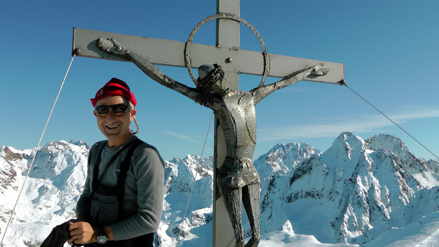 2800m : Perre fait une prière avant la descente