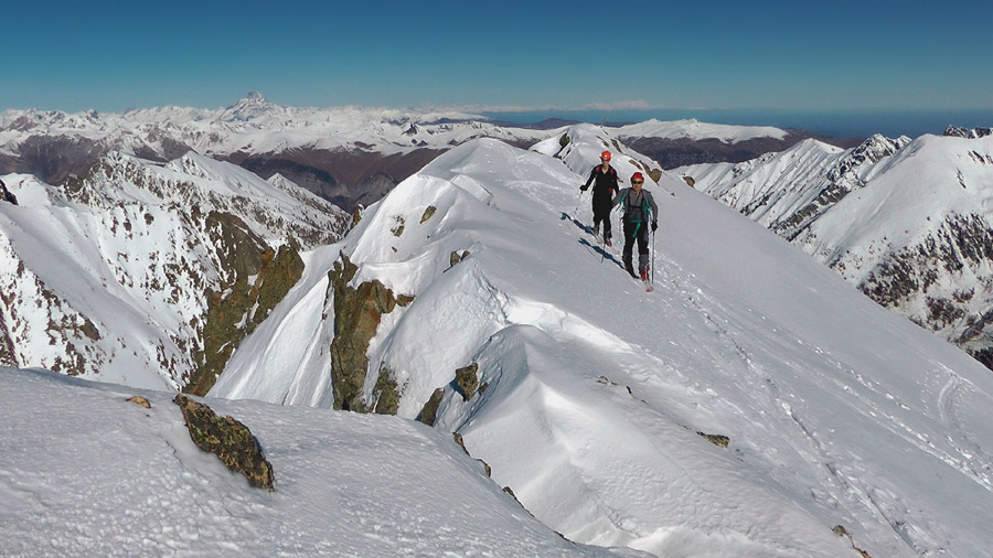 2790m, près du sommet : Panorama grandiose et journée limpide: Mt Rose, Cervin, Gd Combin, Viso
