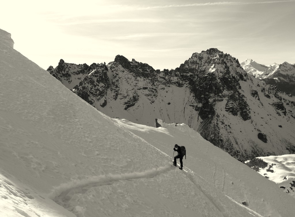 Montée au Pic des Chalanches : Devant la Crête des Crousas