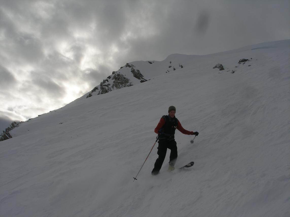 sous le sommet : neige irréguliere
