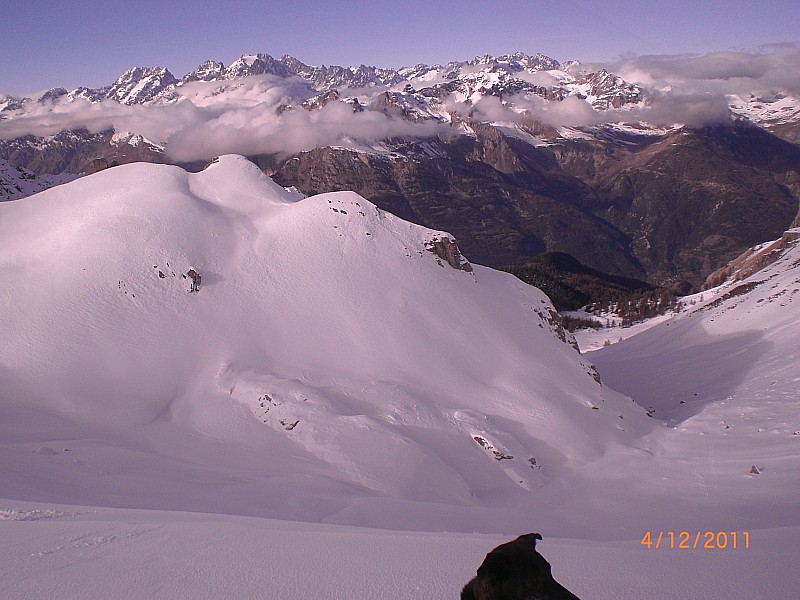 Roc Serre Chapelle : Montée vers le Pas de la Casse de l'Ase, belle éclaircie sur les Ecrins.