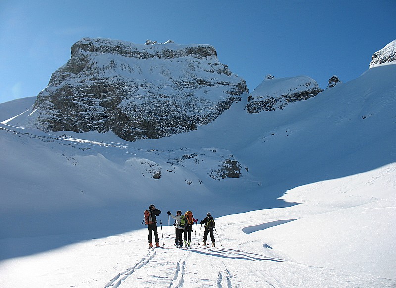 Pointe de Platé. : Fin de la descente sous le col de Platé et la FN de la Pointe.