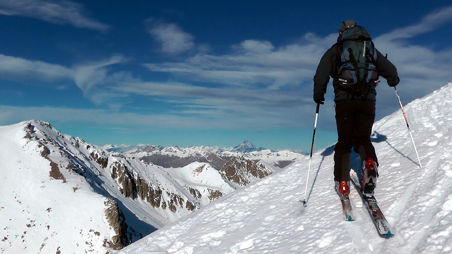 2700m : superbe vue près du sommet, avec le Mt Viso en ligne de mire