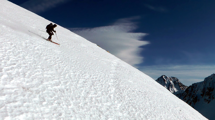 2700m : Bonne descente en neige dure