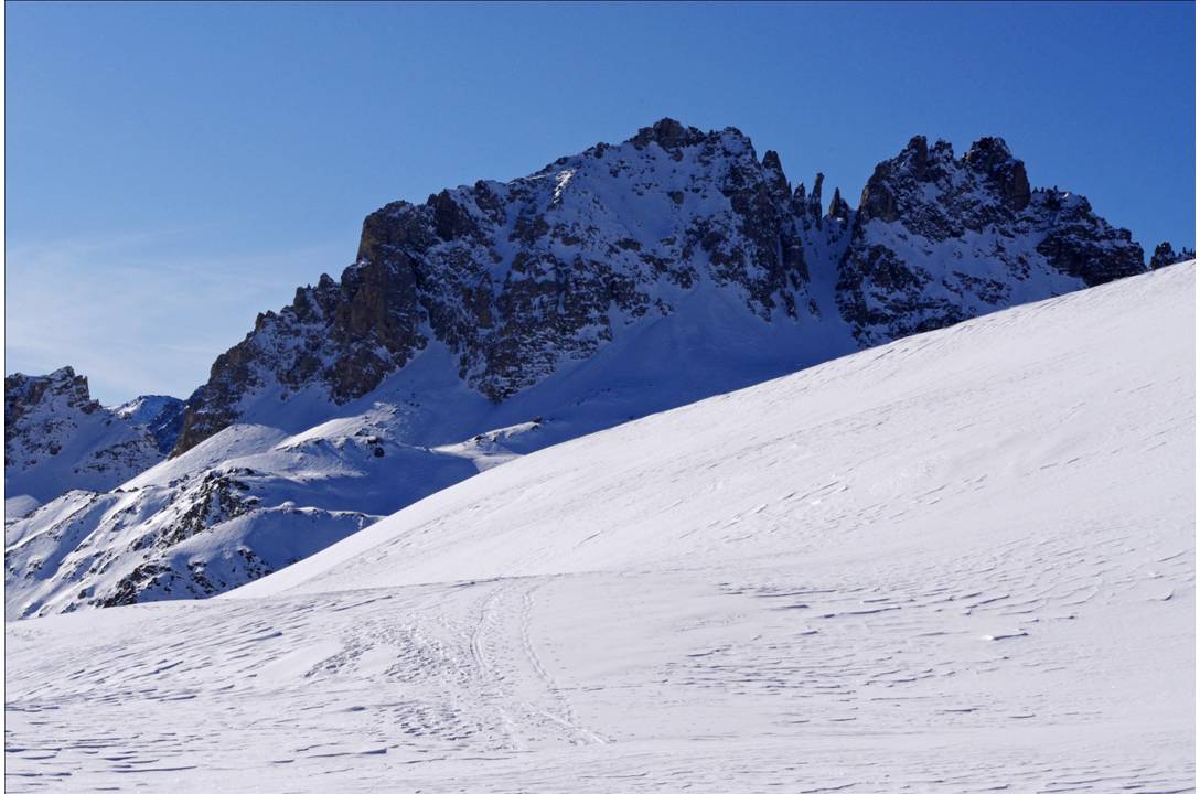 Le Grand Séru, signal du SUD : Au Col de la Vallée Etroite, le Grand Seru donne le signal: ici ce sont les Alpes du Sud!