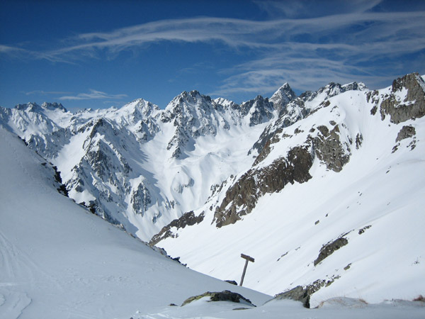 Col des Balmettes : Du col des Balmettes, la vue sur Belledonne. Superbe !
