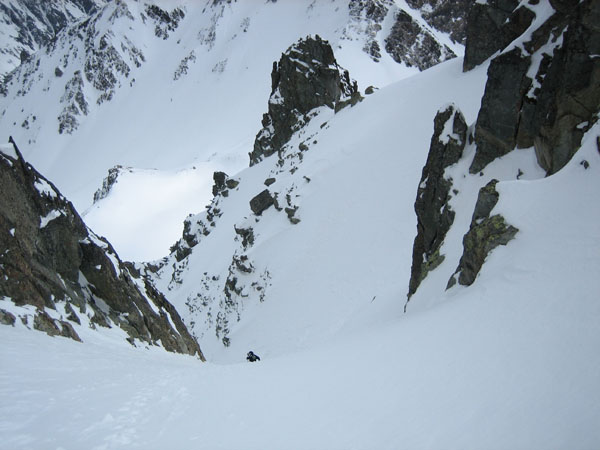 Couloir N Villonet : Dans le haut du couloir en banane, sous le sommet des Villonets : y a du gaaaaz :-)