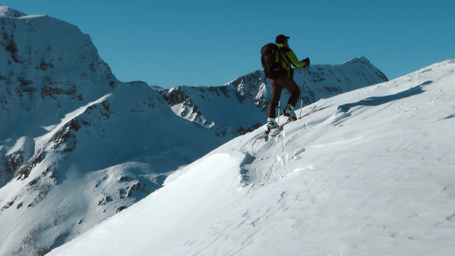 2650m : sous le sommet, avec le  Cimet en A/R plan