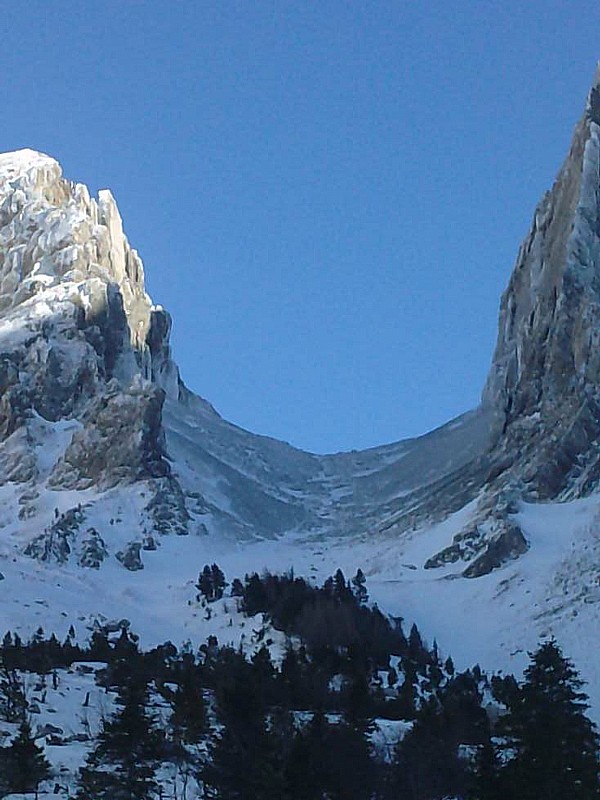Le col : Il y a que du pierrier à skier