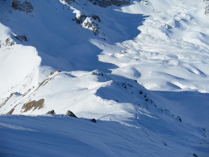 clot la cime : l'arête ouest de clot la cime, vue plongeante sur le col des ourdeis