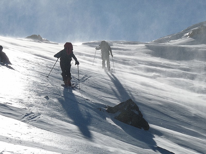 Vent : Beaucoup de vent entre le col et le sommet de Peyreget