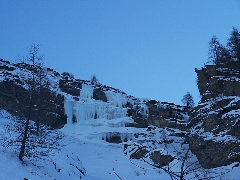 Ouille Allegra : Cascade de glace en montant à la Buffaz.