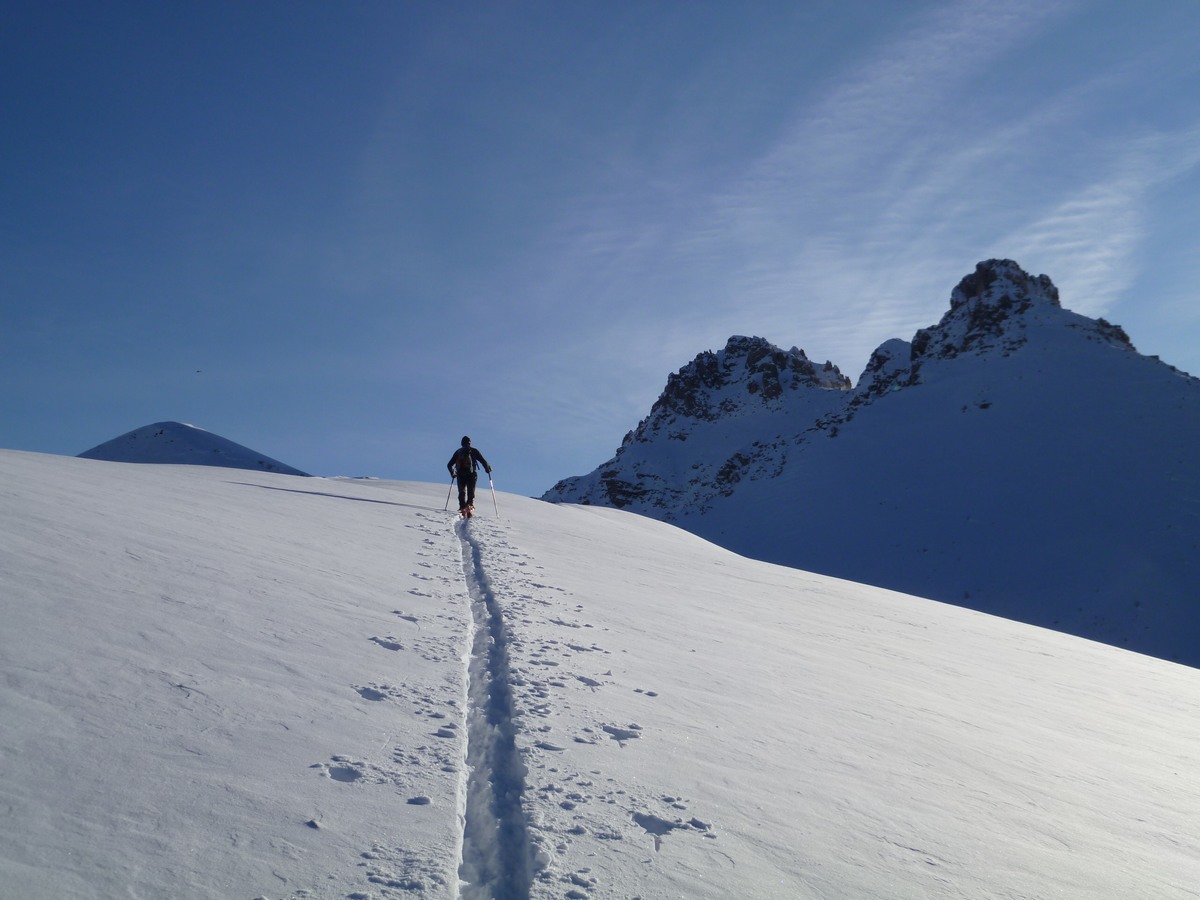 Dans le montée : Et la crête des Crousas (photo Seb)