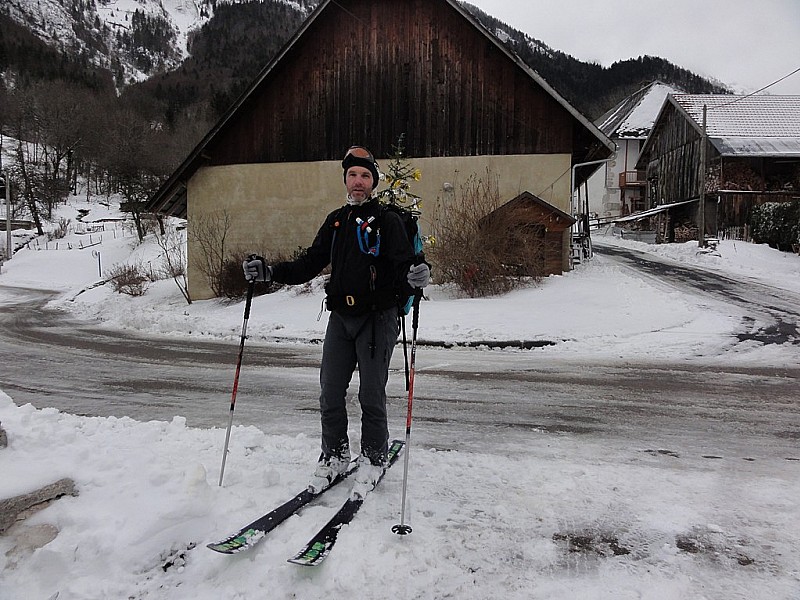 Xavier : ski à la voiture en insistant un tout petit peu ...