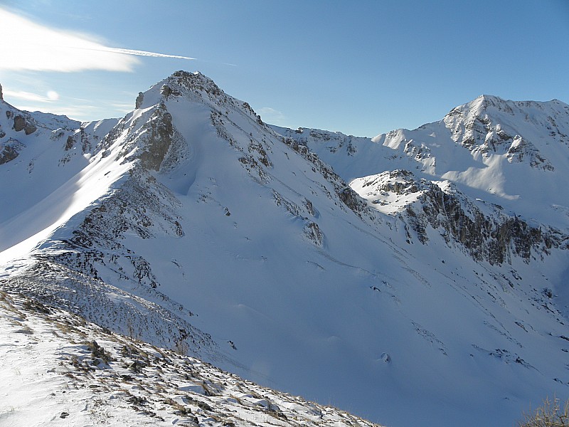 Entrée du vallon N/O et Pénas.