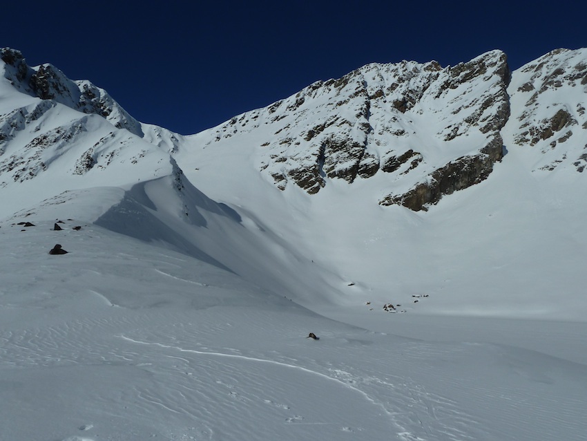 Col d'Oncet E : Bonne neige du col au lac