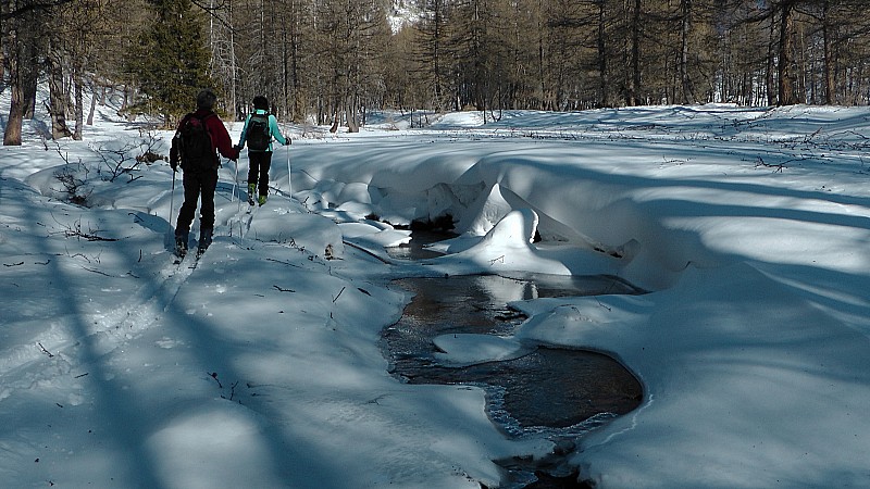 2100m : Joli parcours le long du ruisseau de Sanguinières