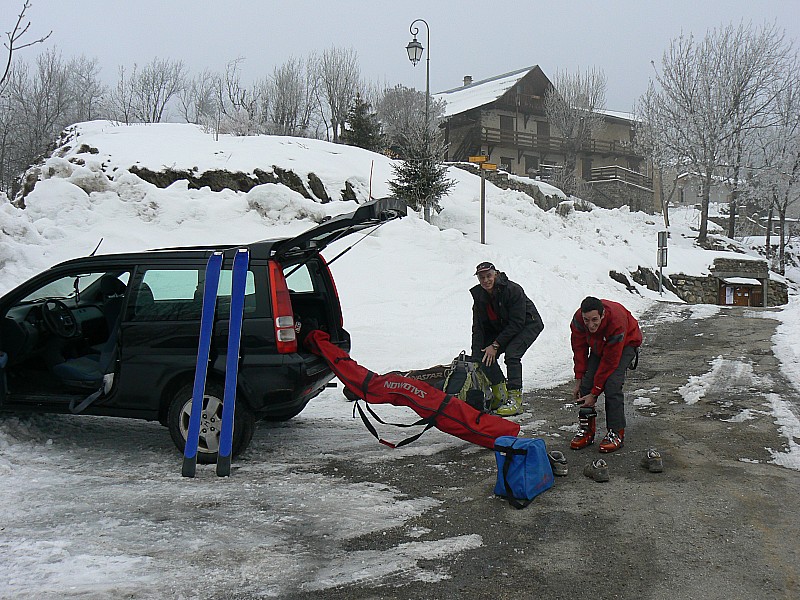parking Puy le haut : Départ dans le brouillard