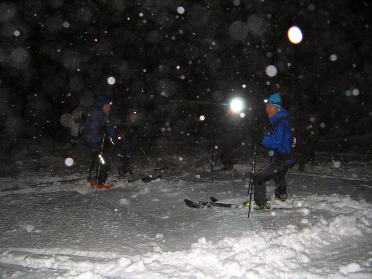 Combe de Balafrasse : On attaque la descente sous un léger crachin neigeux ...