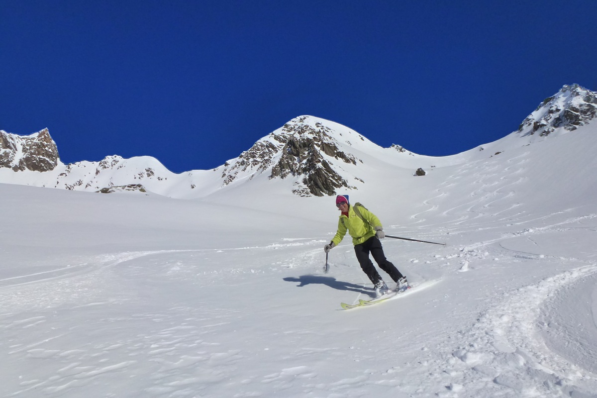 Françoise tout sourire : Apprécie cette superbe descente.