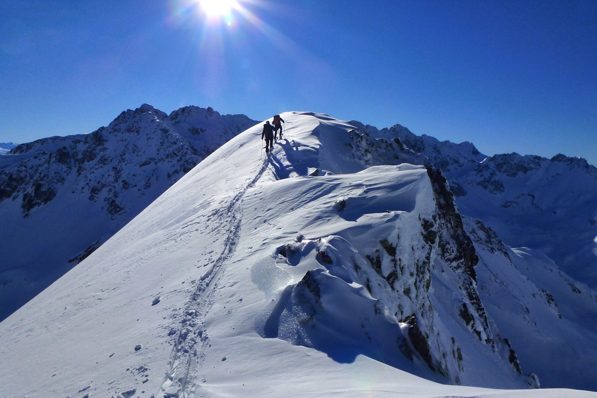 Le sommet 2457 m : Mérite le détour!