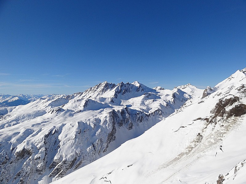 Sommet : Vu du coté de la vallée des Sapieux et roignais