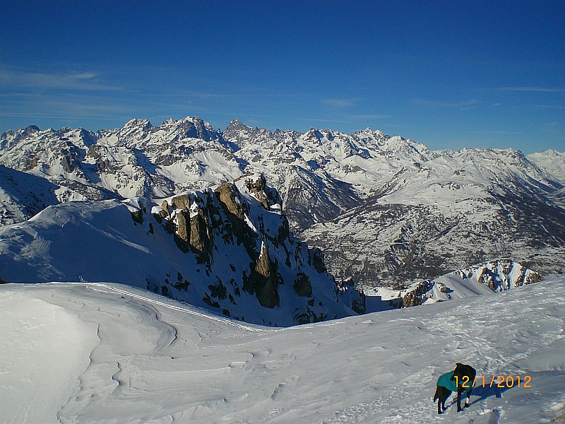 Crêtes des Granges : Beau temps sur les Ecrins.