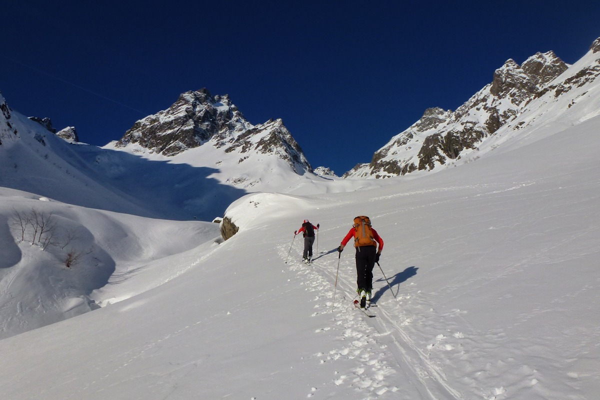 Avant l'Orselle : Nous suivons une trace qui conduit aux col du Gleyzin et des Fontaines.