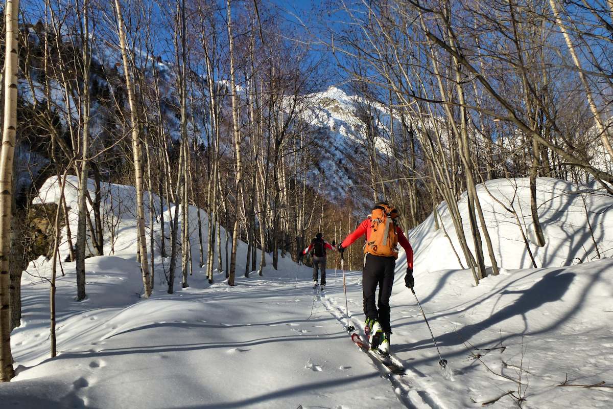 Accès à la Combe des Roches : L'accès depuis Saint Colomban n'est pas tracé.