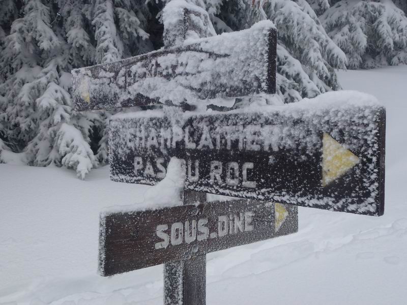 Panneau : ... dans le brouillard, ca aide