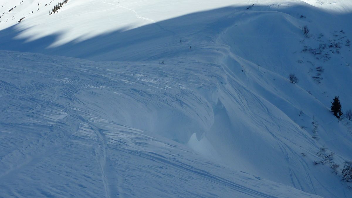 col de la Bathie : quelques corniches dans le secteur