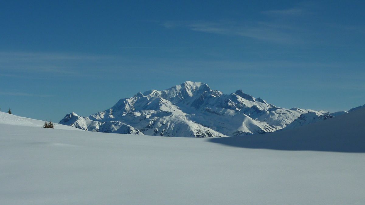 Mont Blanc : au dessus d'une ouate floconneuse...