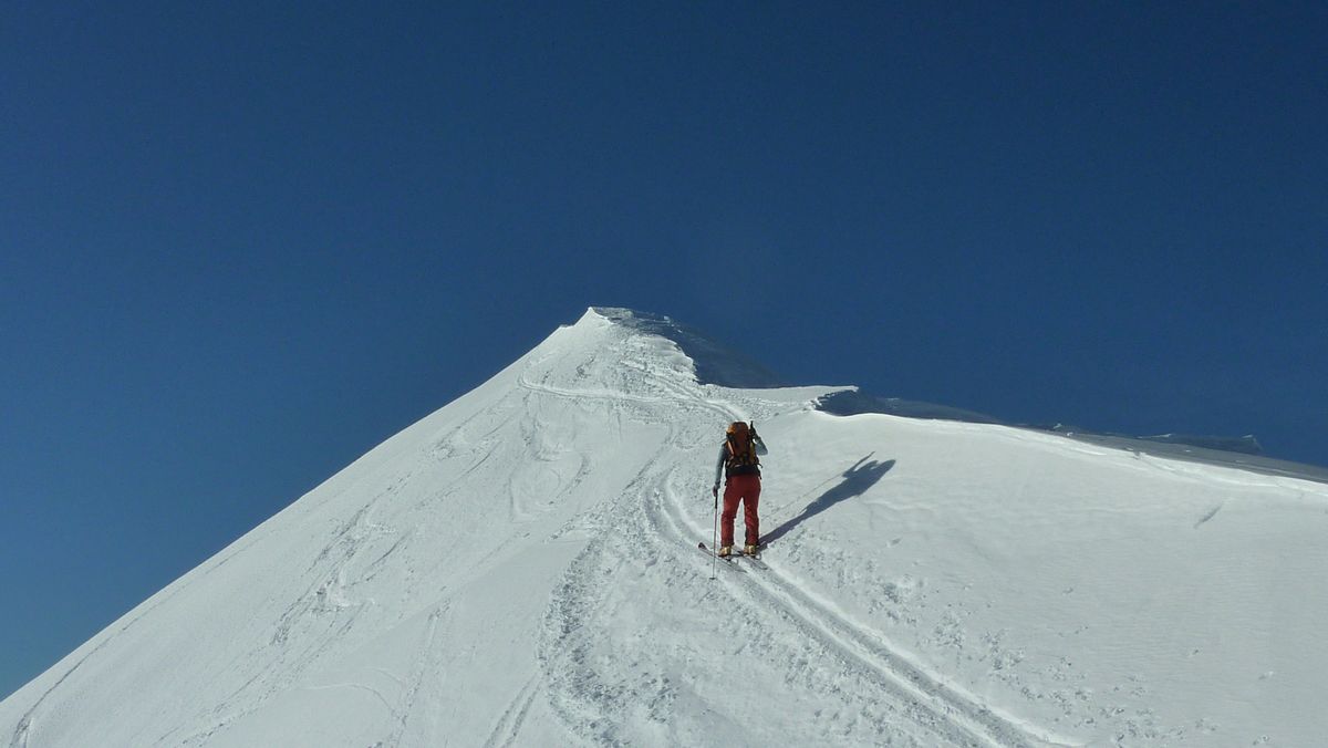 ligne de crete : les derniers metres pour le sommet sont aériens