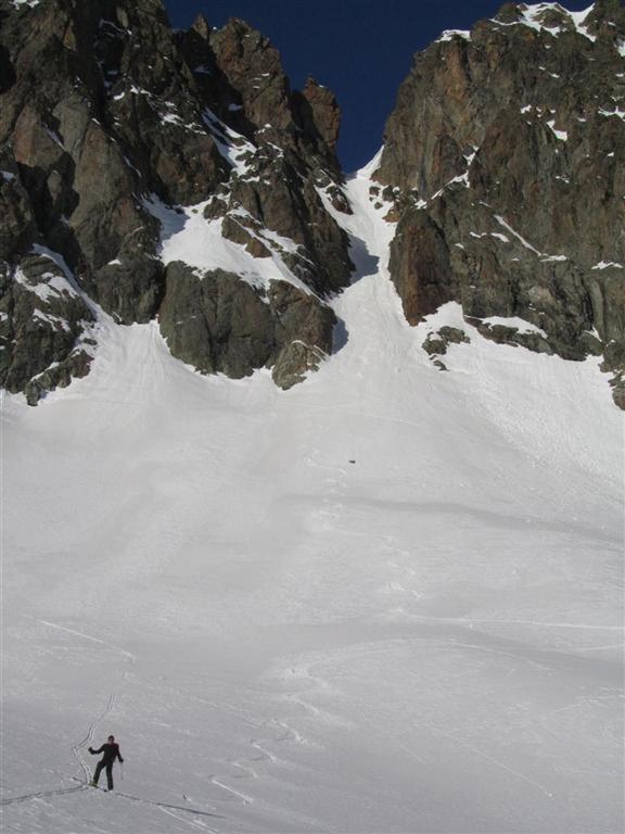 vue vers le couloir : depuis le replat à 2800 m