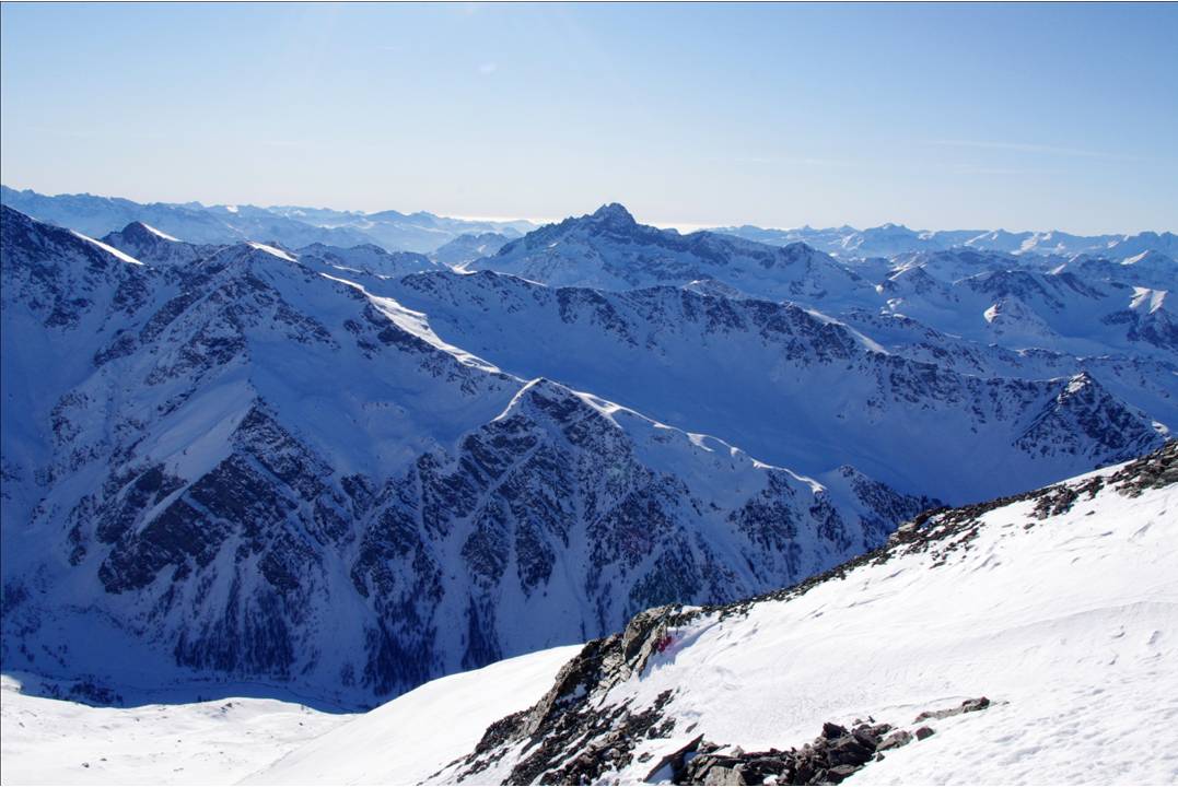 Vu depuis R.DEL.BOUCHER : Le sommet de Terra Nera et son itinéraire d'accès, vus depuis le Roc del Boucher.